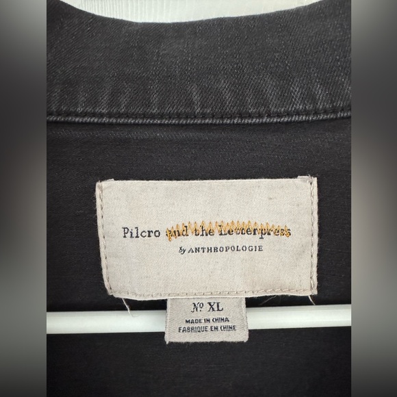 Pilcro black denim jacket- XL runs small - Picture 2 of 7